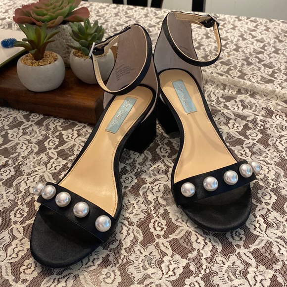 Betsey Johnson Shoes - Betsey Johnson Jaden Block Heel Black with Pearls Women’s Size 8